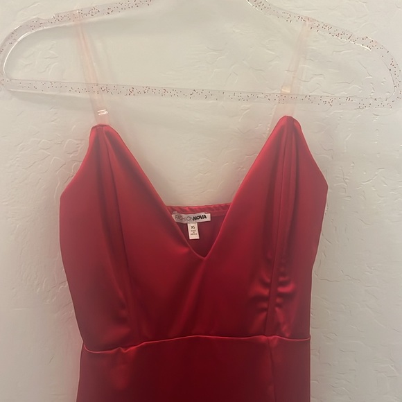 Satin Red dress - Picture 5 of 6